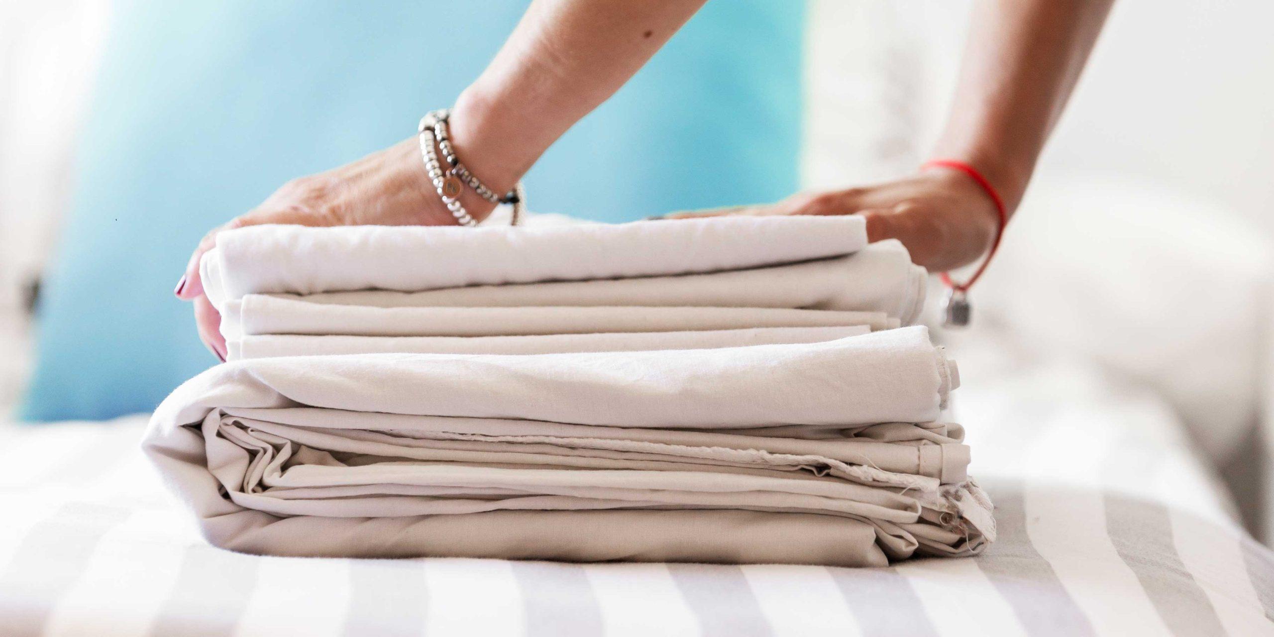 Secrets To Transform Your Bed Into a 5 Star Hotel Bed 2 Opt For Flat Sheets scaled